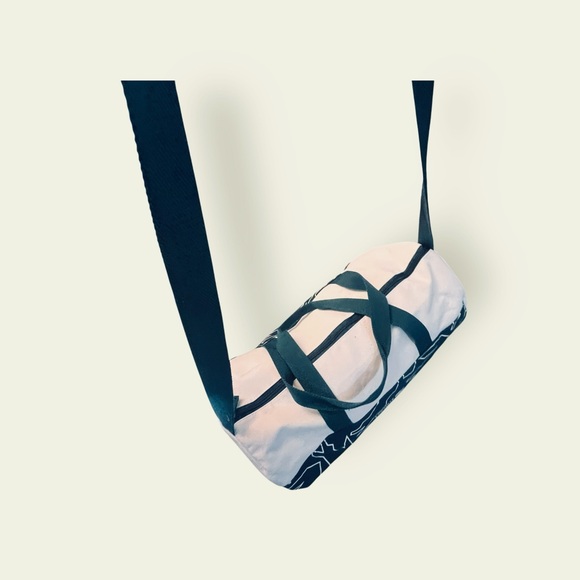 Vintage Lacoste Parfums Duffle Bag | Y2K Tenniscore Sporty Minimalism, Y2K Prep - Picture 7 of 16